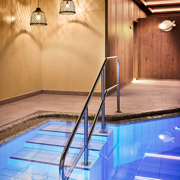 Indoor Pool im Spa Hotel Soulsisters' in Kaprun