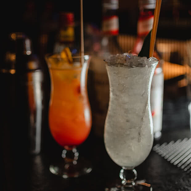 exotische Cocktails in der Sip & Savour Bar