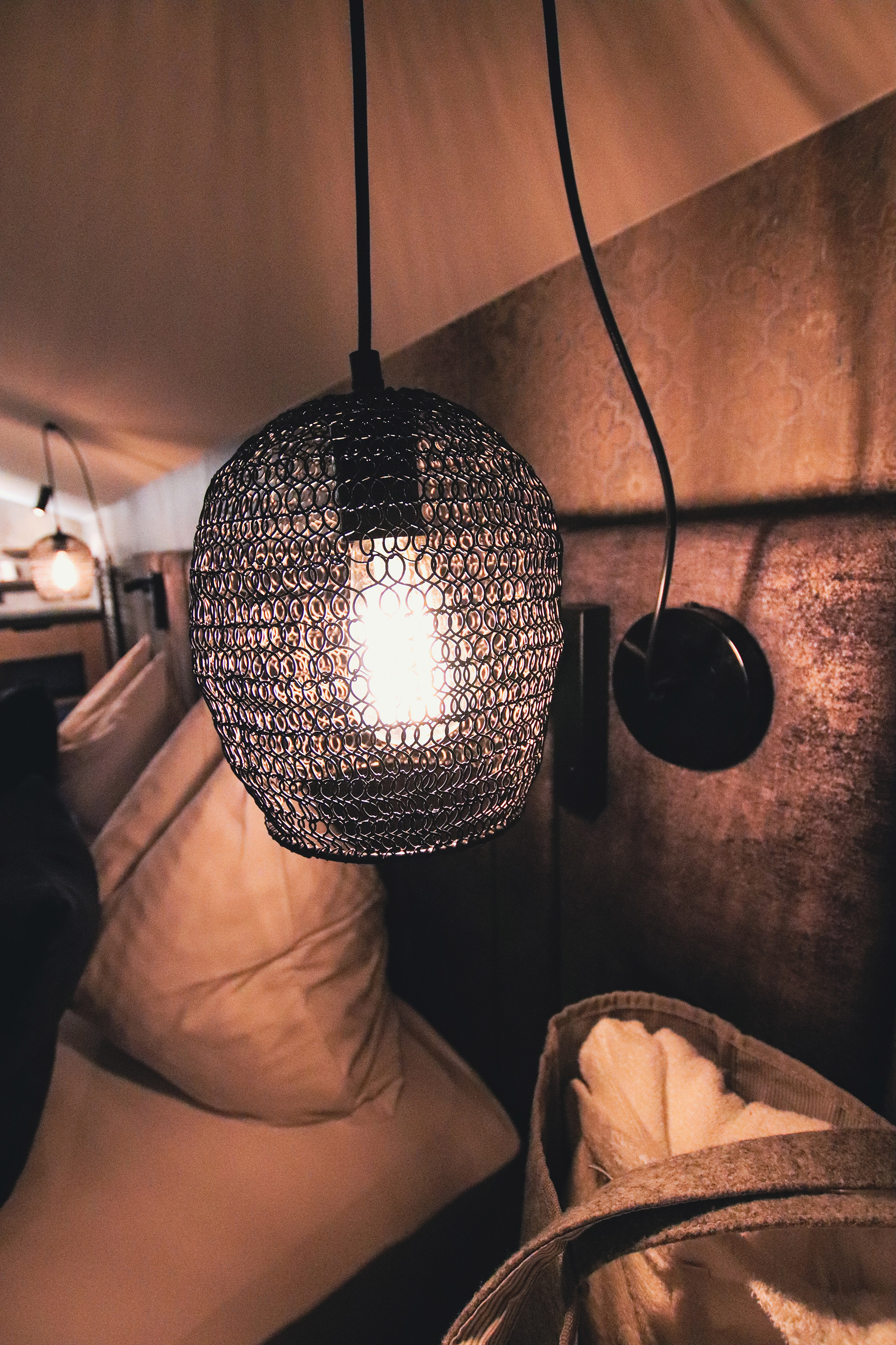 Deckenlampe im Loft Zimmer im Hotel Soulsisters'